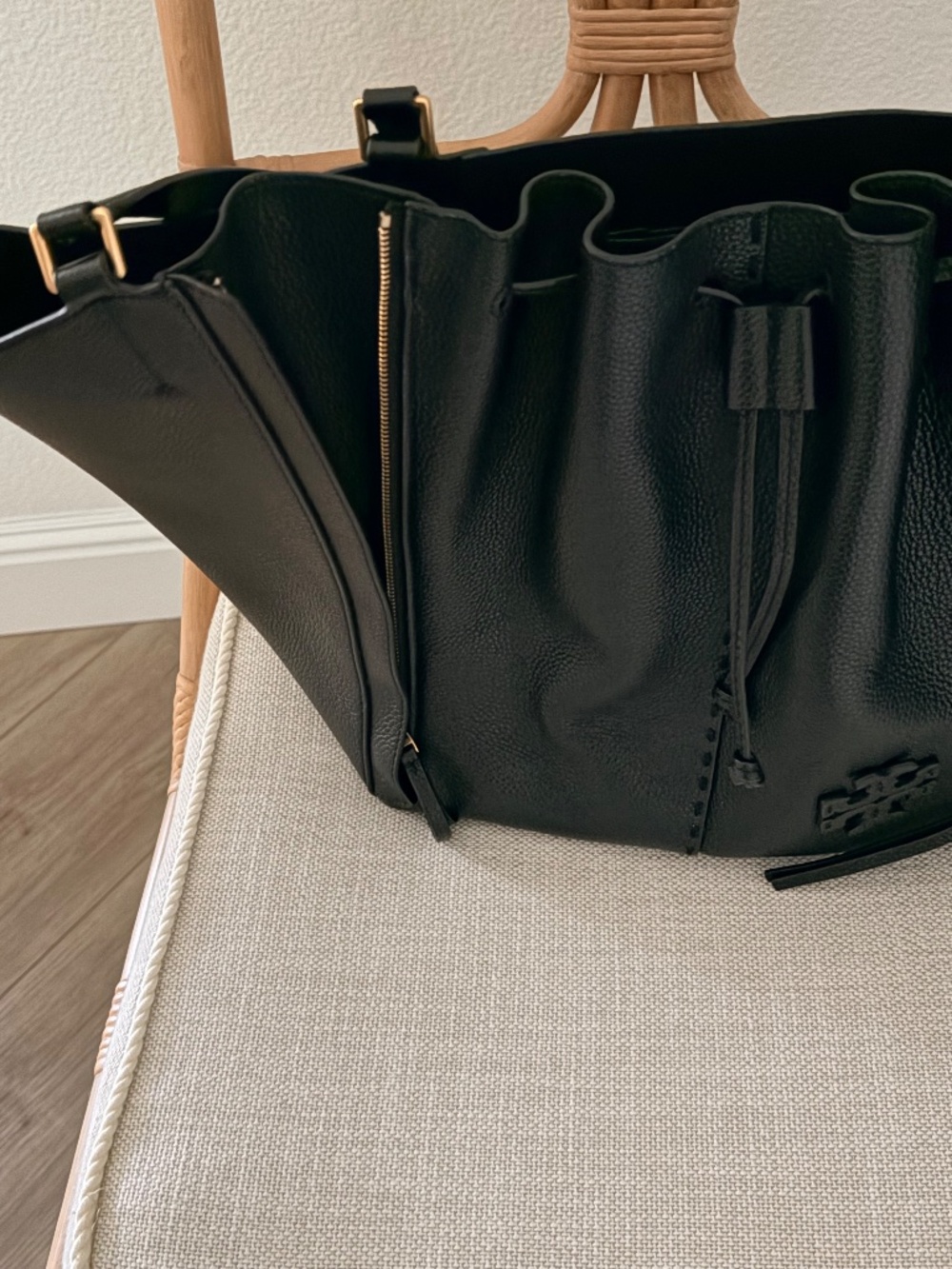 Tory Burch Tote | McGraw Dragonfly Black Peddled Leather Oversized Shopper Bag - Picture 4 of 6
